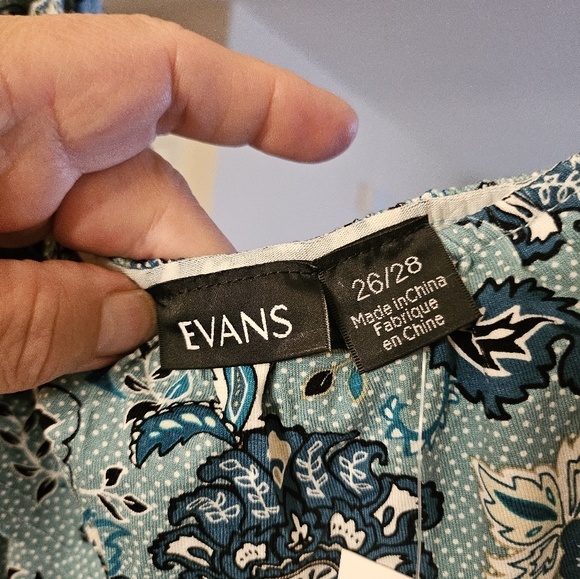 NWT Plus Size Ruffle Tank Top - Picture 6 of 6